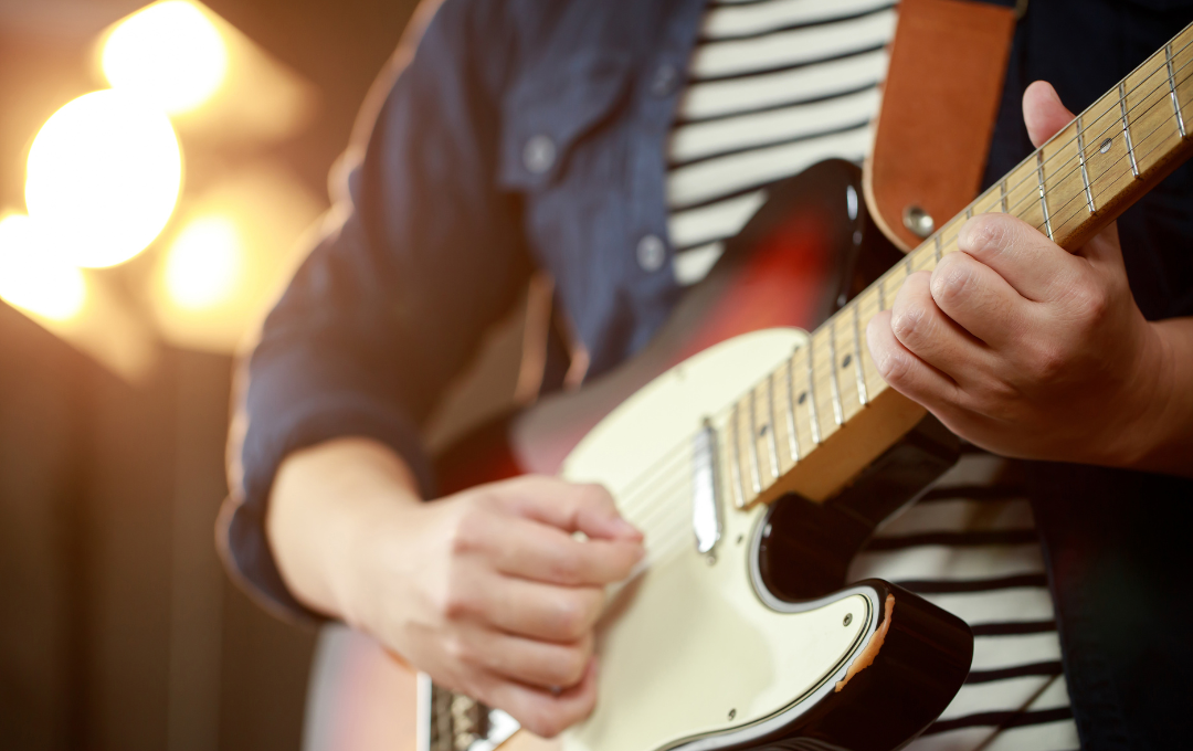 substitui o cara com guitarra